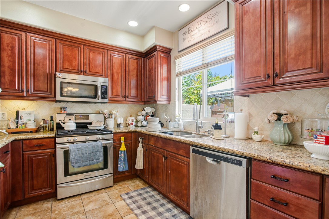 1104 Patel Place Duarte, CA 91010 - Photo 8 of 30
