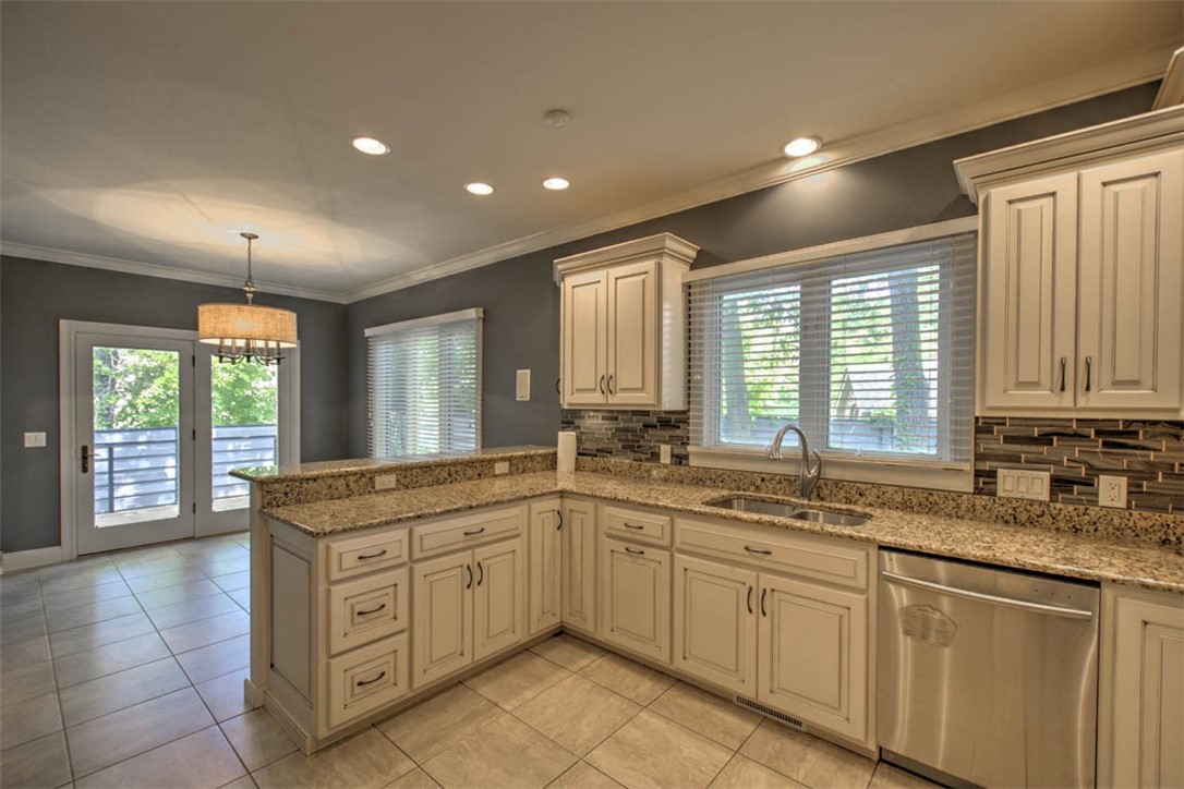 35 Lake Pointe Decatur, IL 62521 - Photo 16 of 46