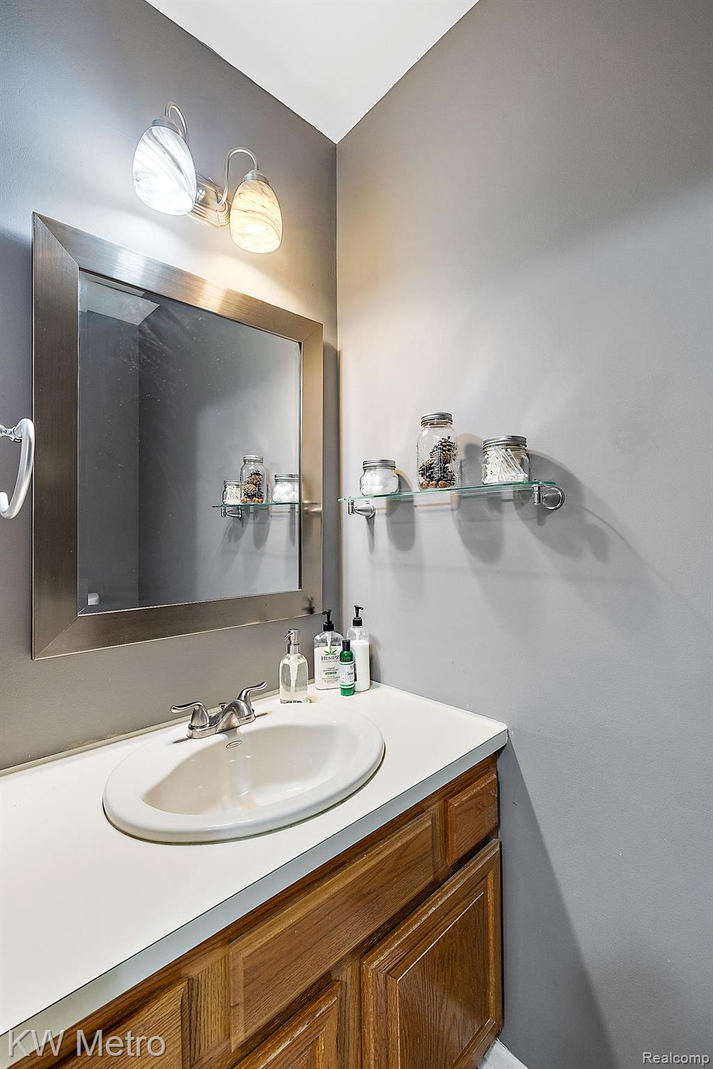 519 Bolinger Street Rochester, MI 48307 - Photo 34 of 49 Downstairs Half Bath