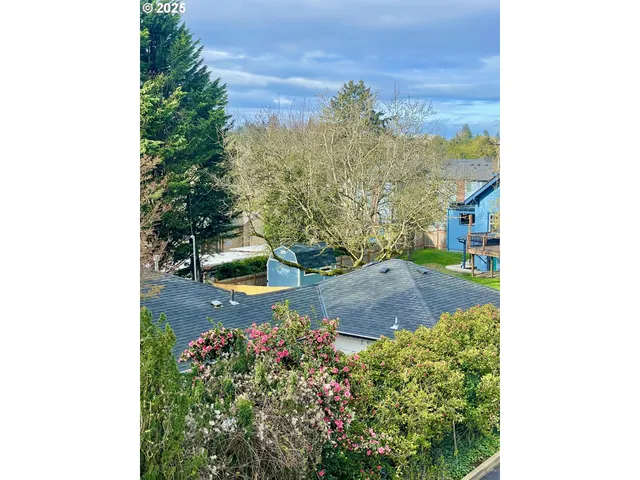 $959,860 | 6020 Southwest 18th Drive, Portland, OR 97239