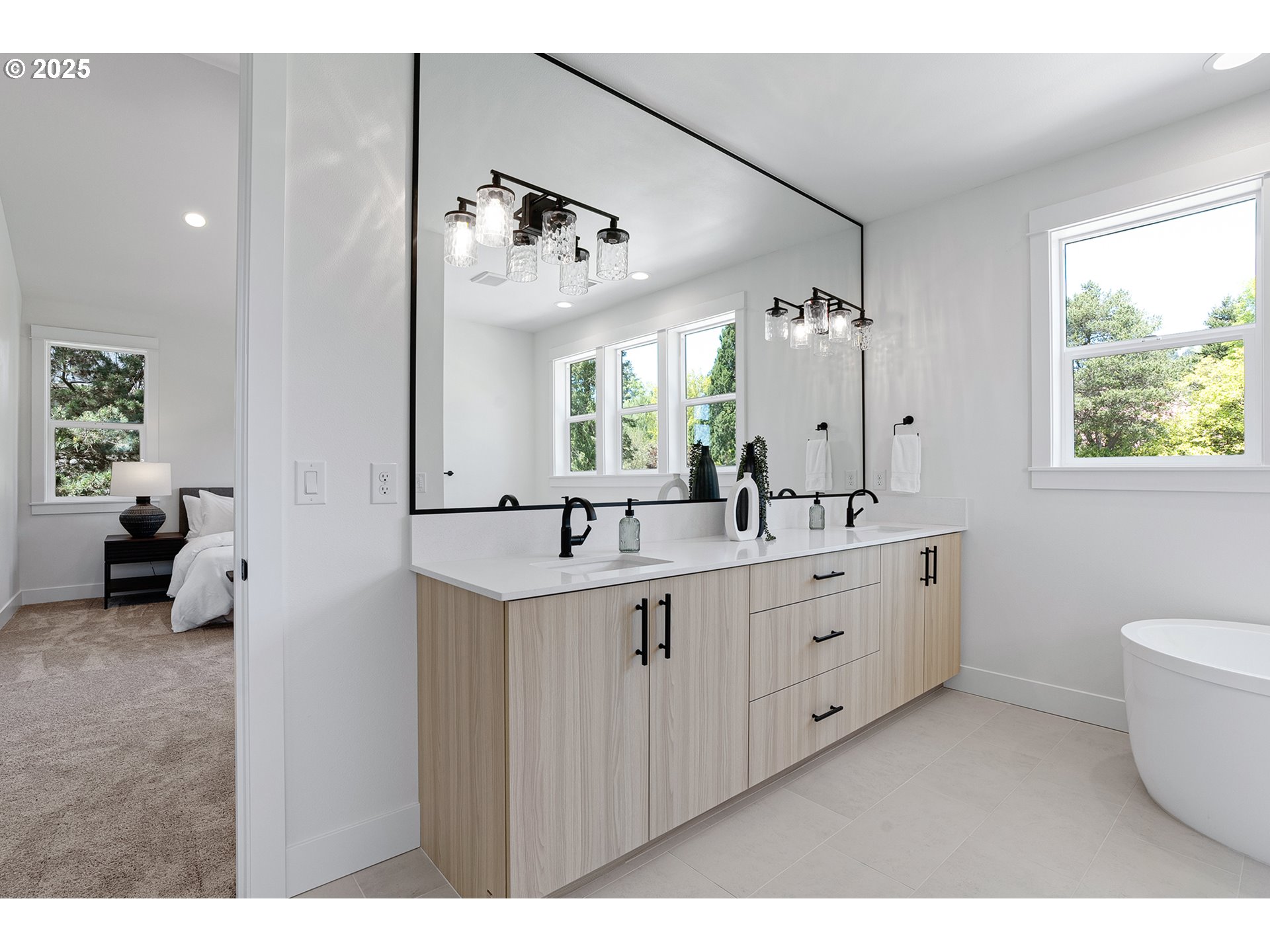 6020 Southwest 18th Drive Portland, OR 97239 - Photo 42 of 47