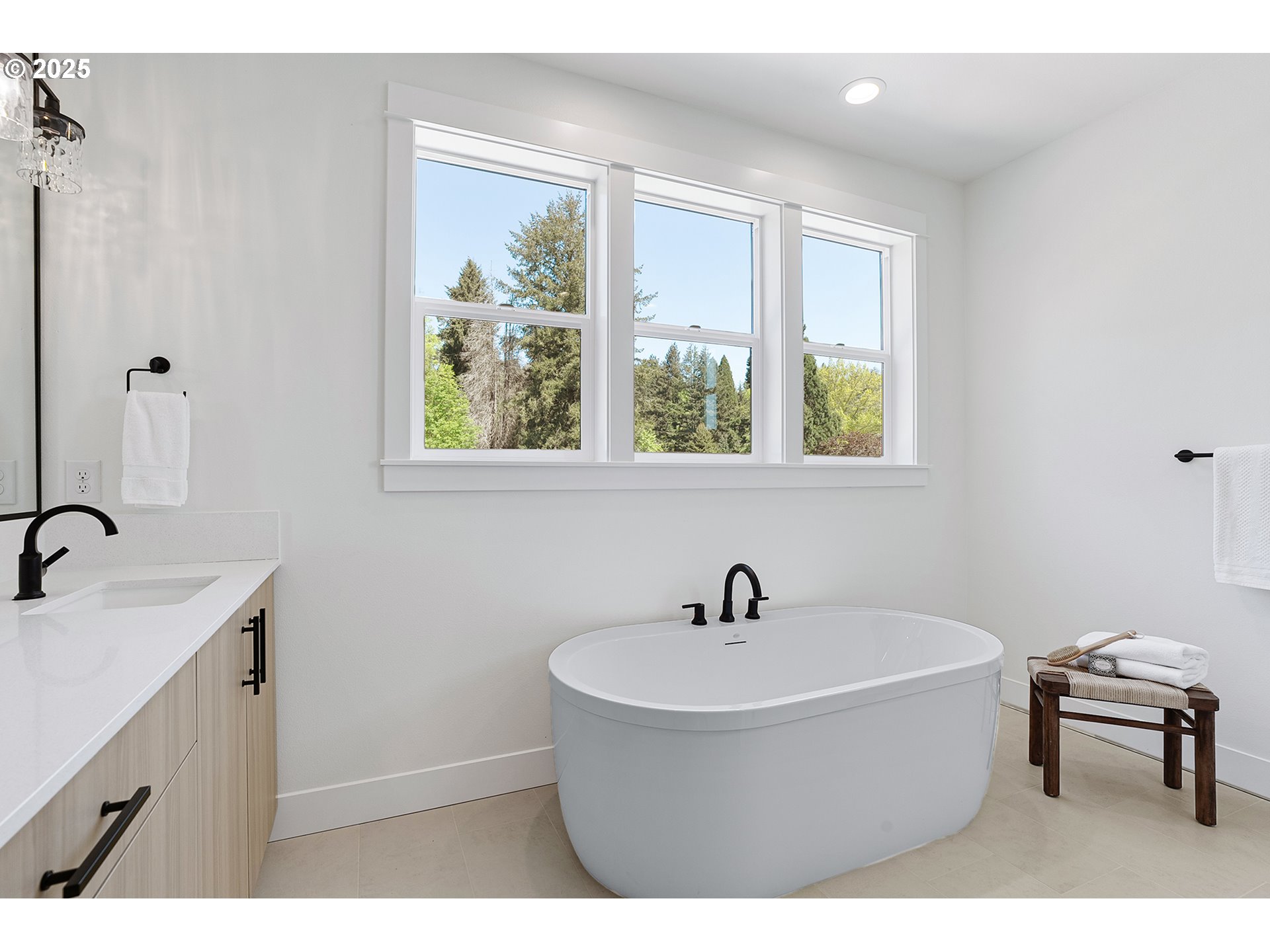 6020 Southwest 18th Drive Portland, OR 97239 - Photo 43 of 47 Bedroom, Owner's Suite