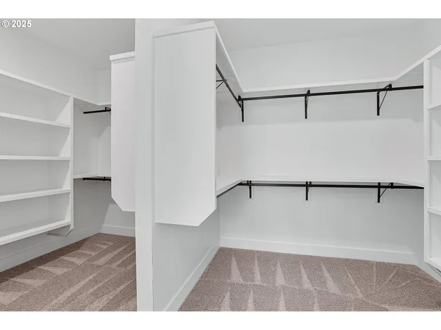 $959,860 | 6020 Southwest 18th Drive, Portland, OR 97239