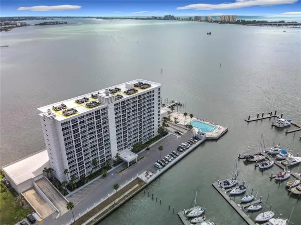 $445,000 | 100 Pierce Street, Unit 910, Clearwater, FL 33756