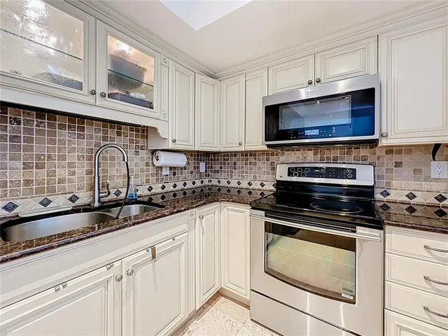 $445,000 | 100 Pierce Street, Unit 910, Clearwater, FL 33756