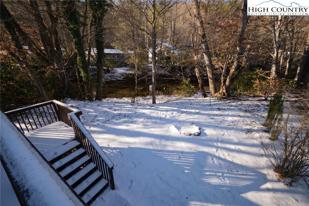 208 Meadow Loop Newland, NC 28657 - Photo 34 of 46 a view of street with patio