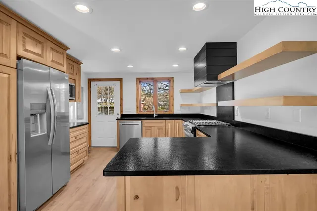 $495,000 | 208 Meadow Loop, Newland, NC 28657