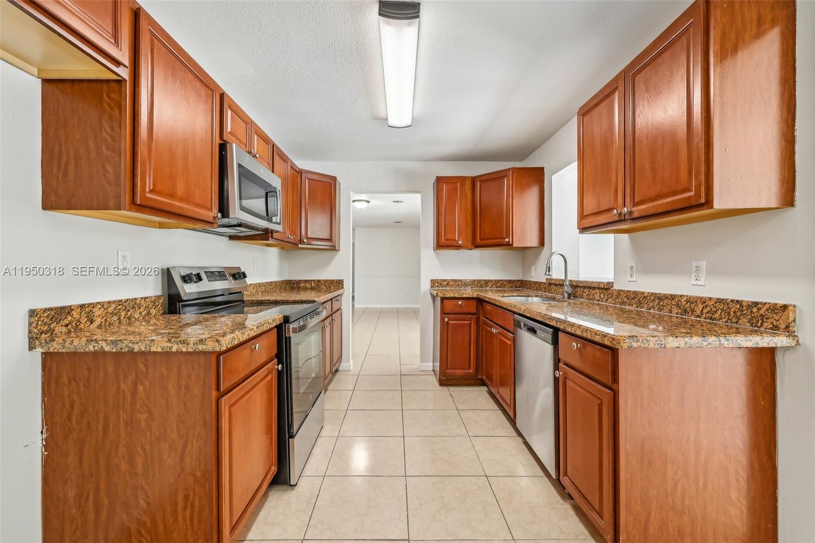 334 Northwest 12th Avenue Boca Raton, FL 33486 - Photo 10 of 29