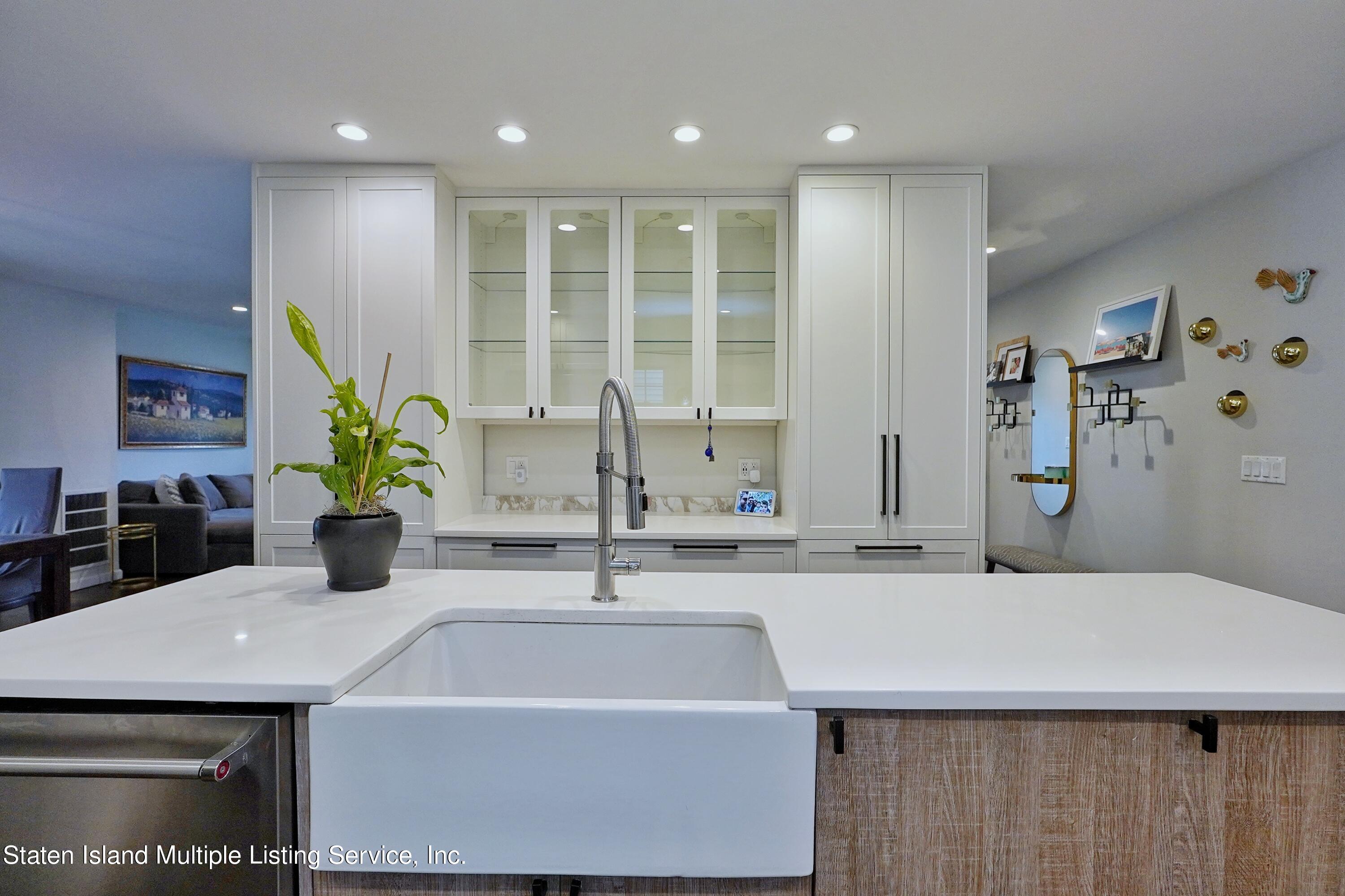 4 Rochelle Place Staten Island, NY 10312 - Photo 12 of 53 Photo Dec 18 2022, 6 27 29 PM