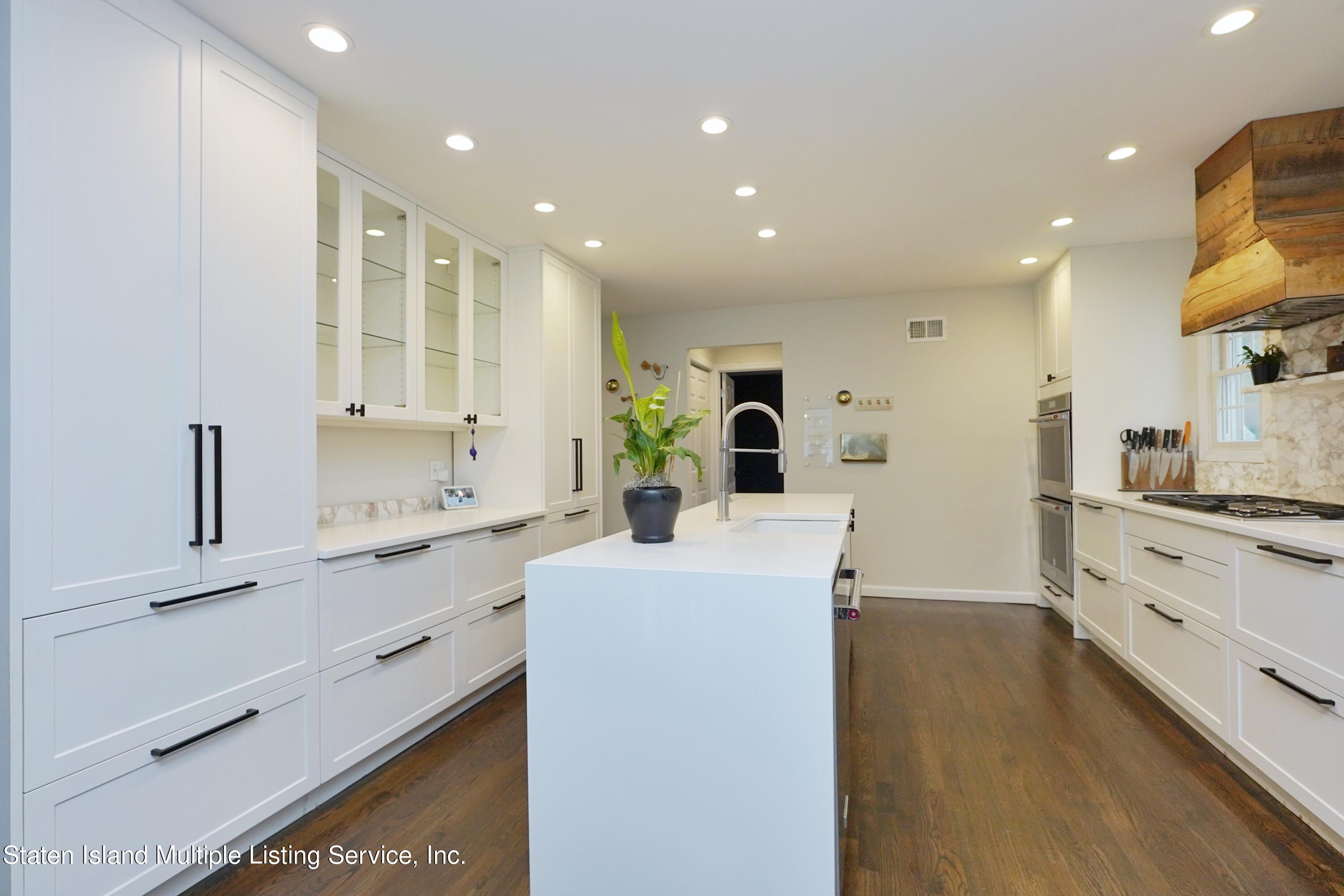 4 Rochelle Place Staten Island, NY 10312 - Photo 14 of 53 Photo Dec 18 2022, 6 25 41 PM