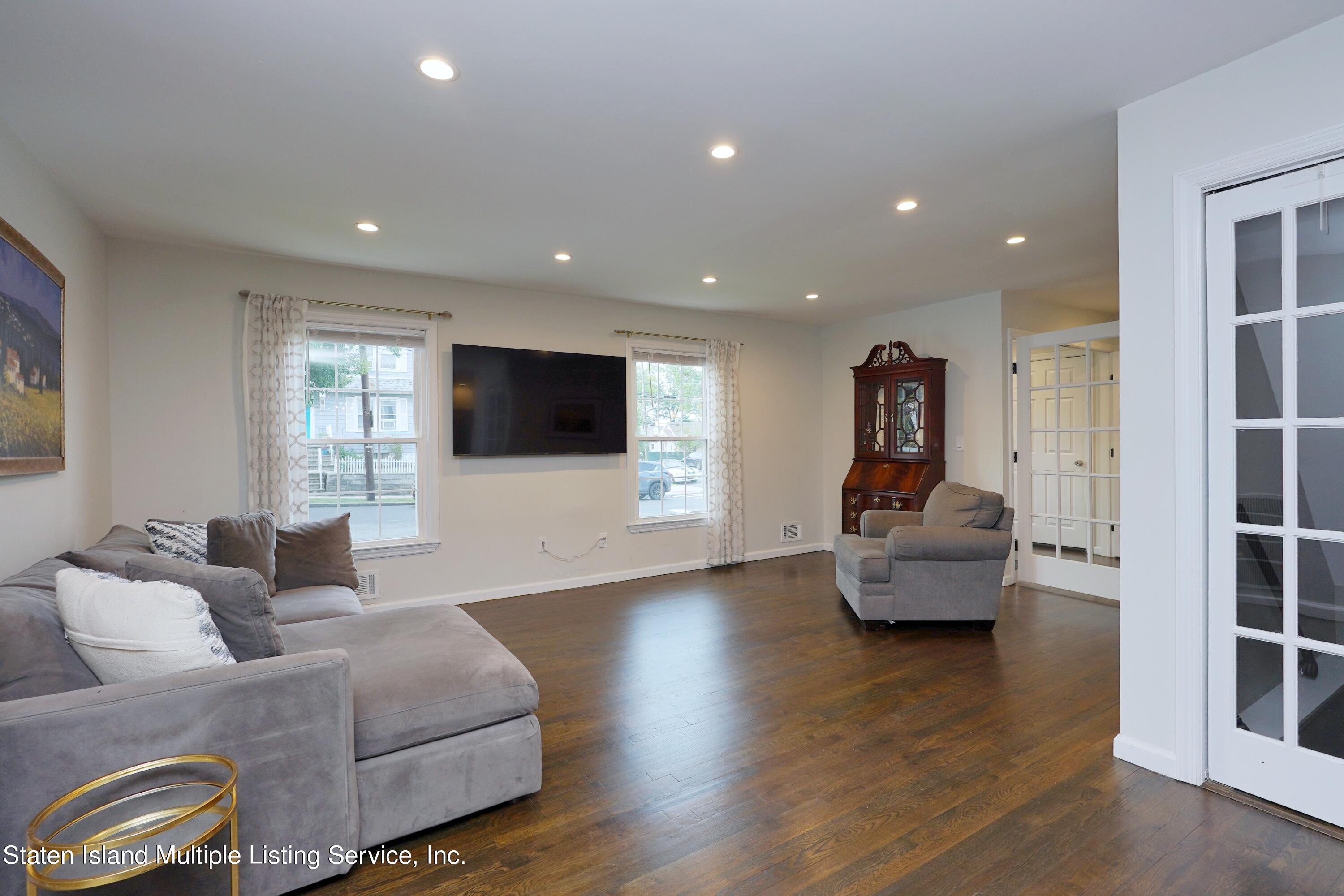 4 Rochelle Place Staten Island, NY 10312 - Photo 7 of 53 Photo Dec 18 2022, 6 26 13 PM