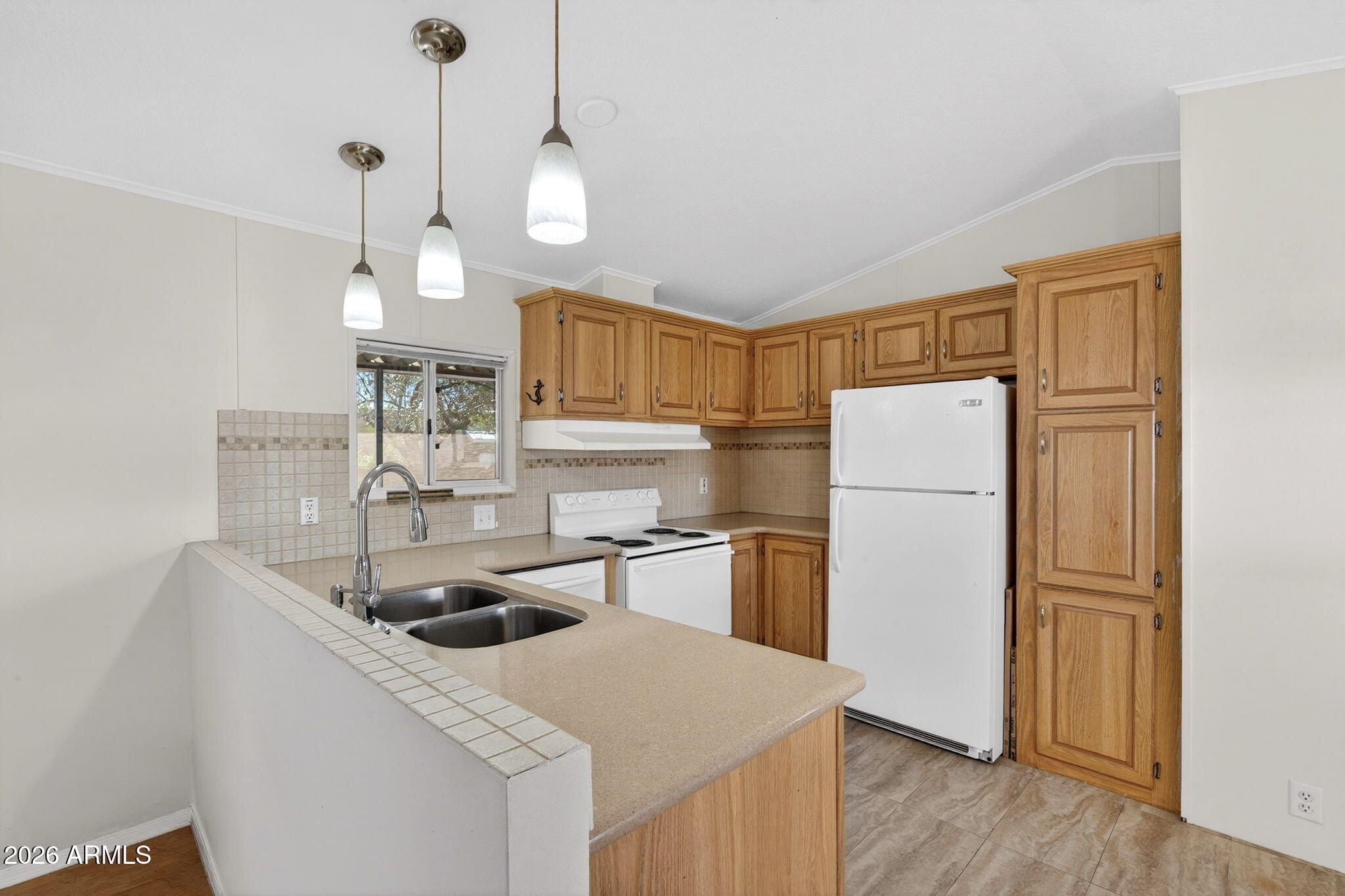 110 South Ellsworth Road Mesa, AZ 85208 - Photo 8 of 31 Corian Counters!
