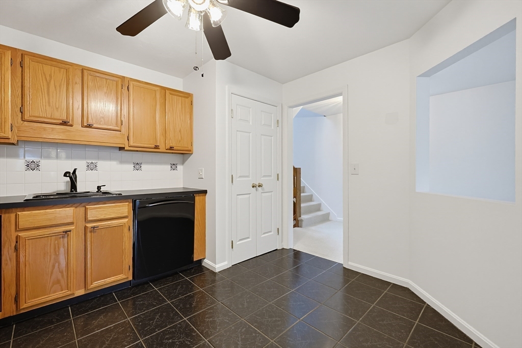 201 Treasure Island Road, Unit 201 Webster, MA 01570 - Photo 9 of 39
