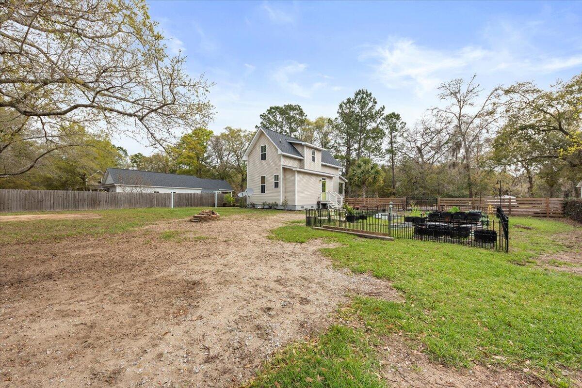 915 Ralph Nesbit Road Awendaw, SC 29429 - Photo 2 of 43 31-LLP4399