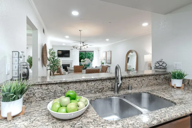 $650,000 | 355 South Marengo Avenue, Unit 203, Pasadena, CA 91101