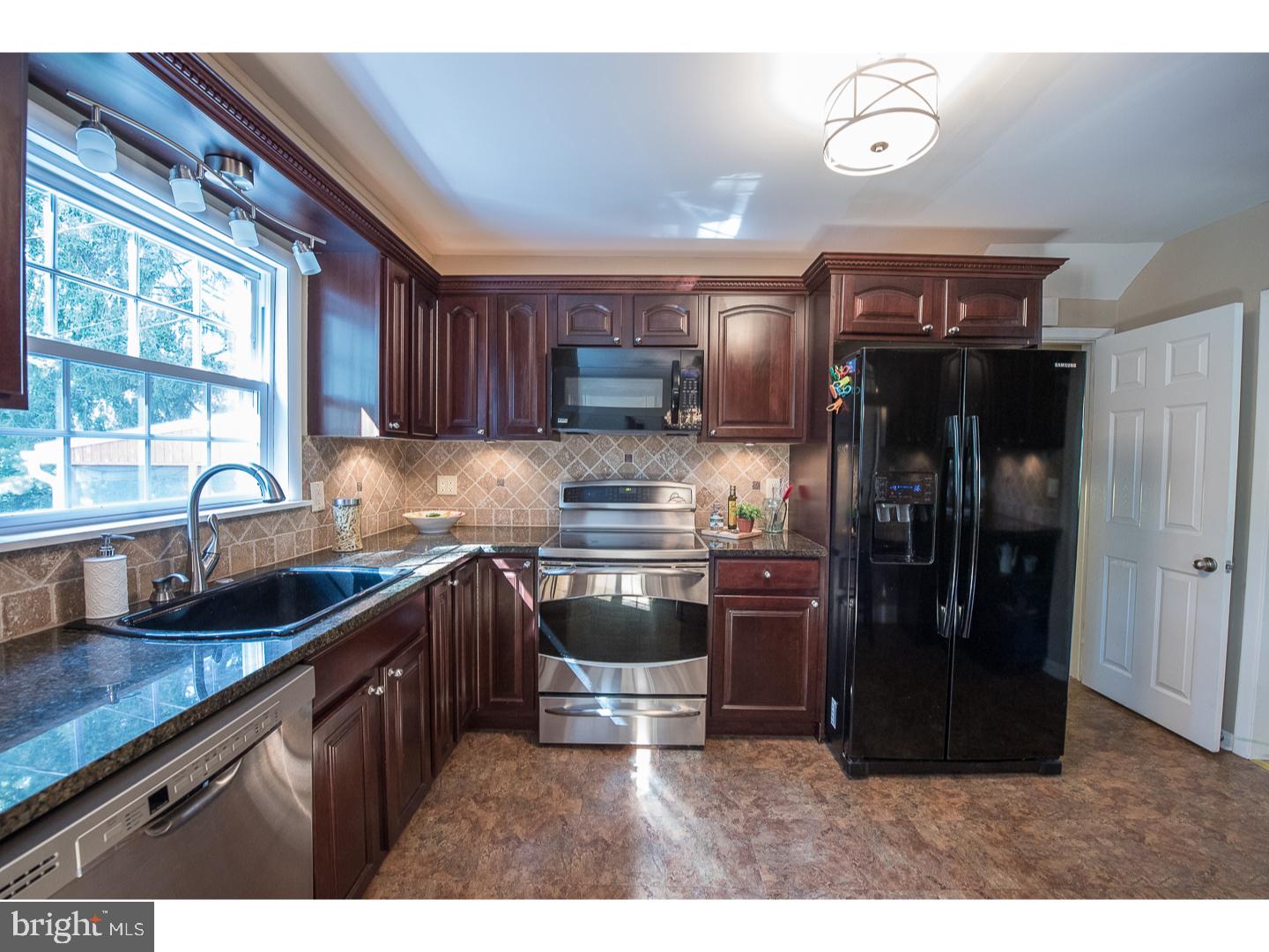 523 Georgetown Road Wallingford, PA 19086 - Photo 5 of 24 Gallery Image 5