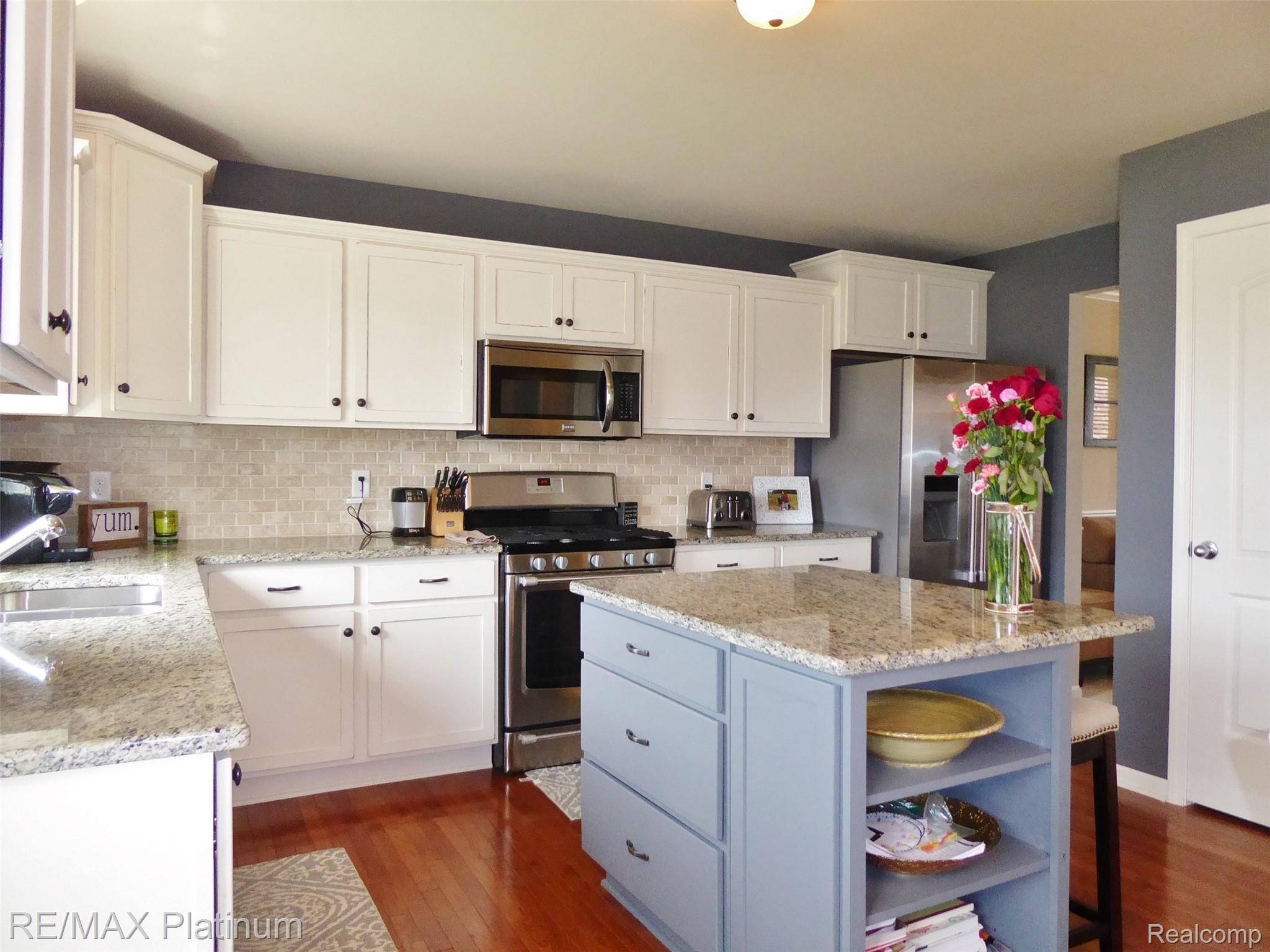 4114 Ash Tree Lane Howell, MI 48843 - Photo 12 of 34 Kitchen