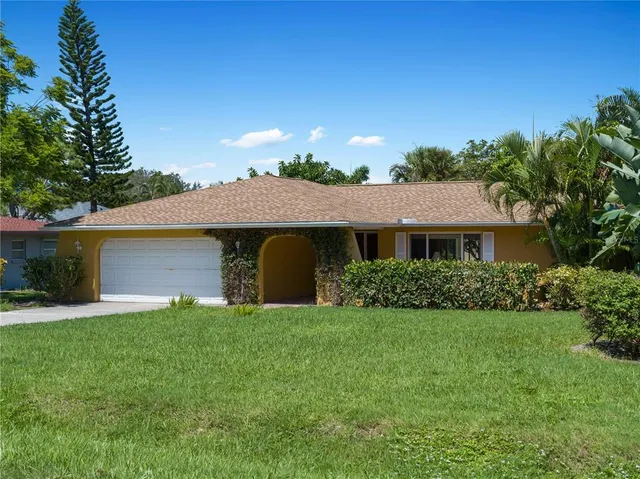 $949,900 | 424 Baycrest Drive, Venice, FL 34285