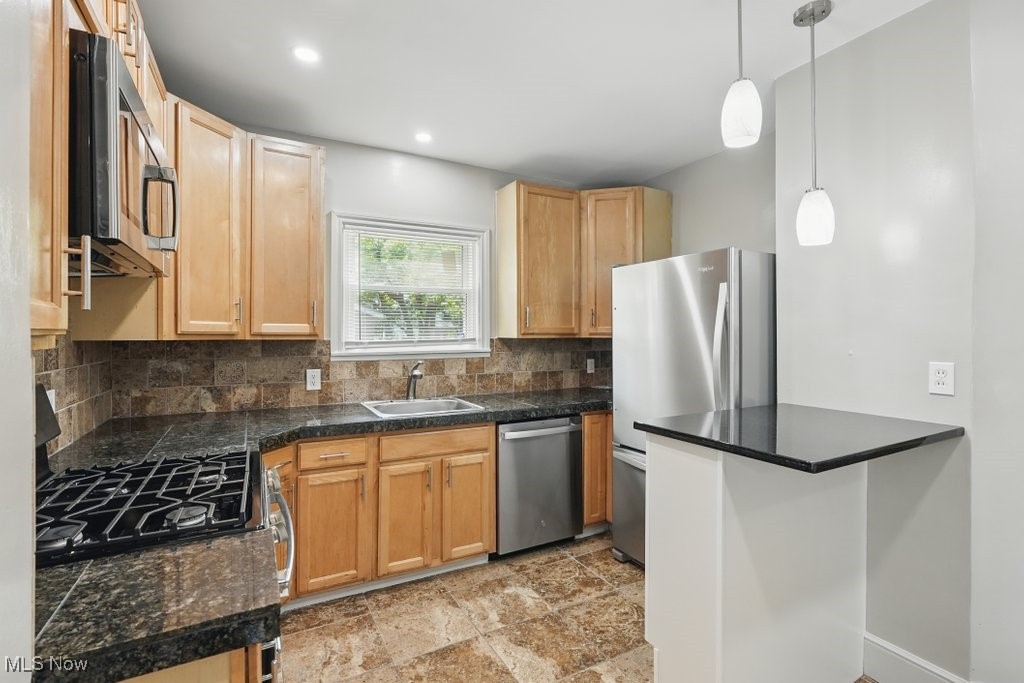 3314 Yorkshire Road Cleveland, OH 44118 - Photo 16 of 41 Gallery Image 16