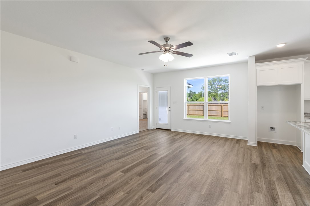 2607 Falcon Ridge Drive Bryan, TX 77803 - Photo 11 of 28 Gallery Image 11