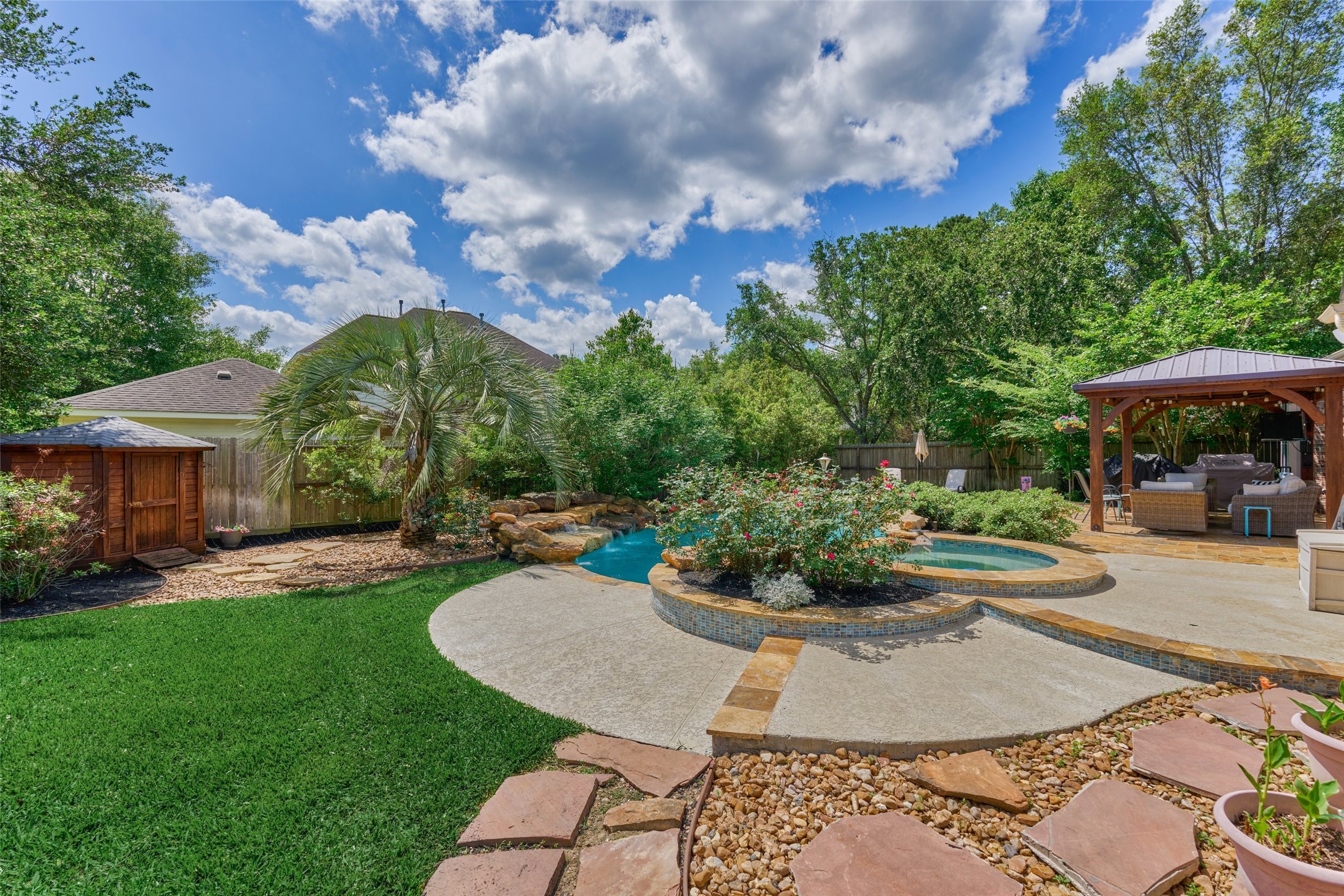 23 Weeping Spruce Place Conroe, TX 77384 - Photo 28 of 32