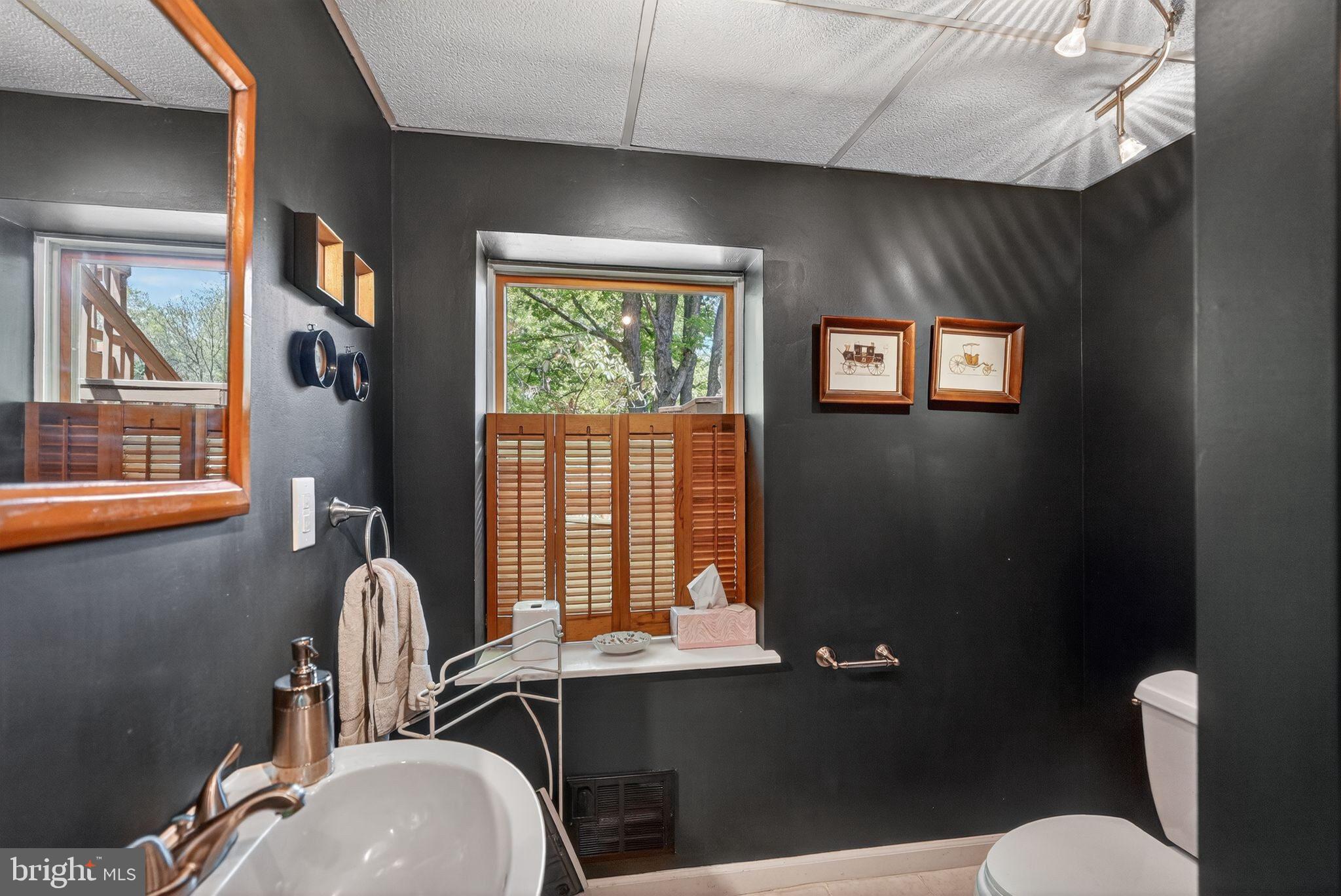 13821 Esworthy Road Darnestown, MD 20874 - Photo 43 of 98 Lower level full bathroom