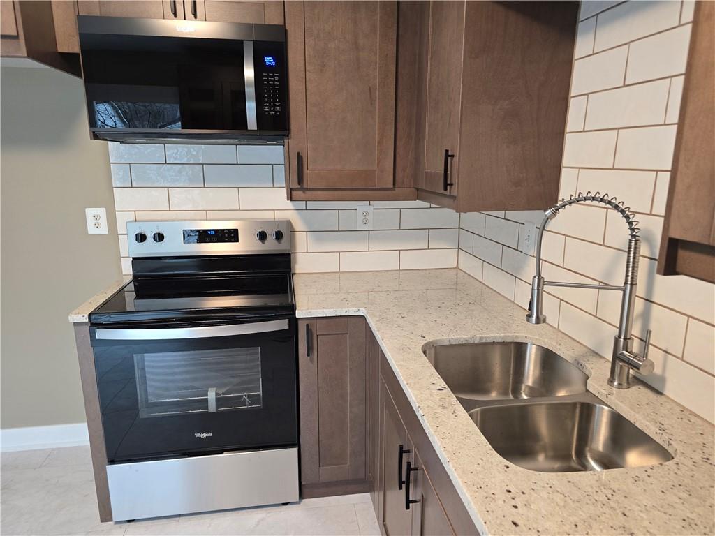 212 West Cambridge Road Belton, MO 64012 - Photo 12 of 22