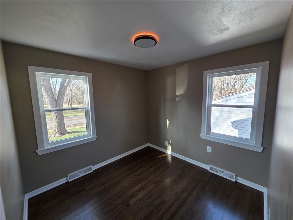 212 West Cambridge Road Belton, MO 64012 - Photo 18 of 22