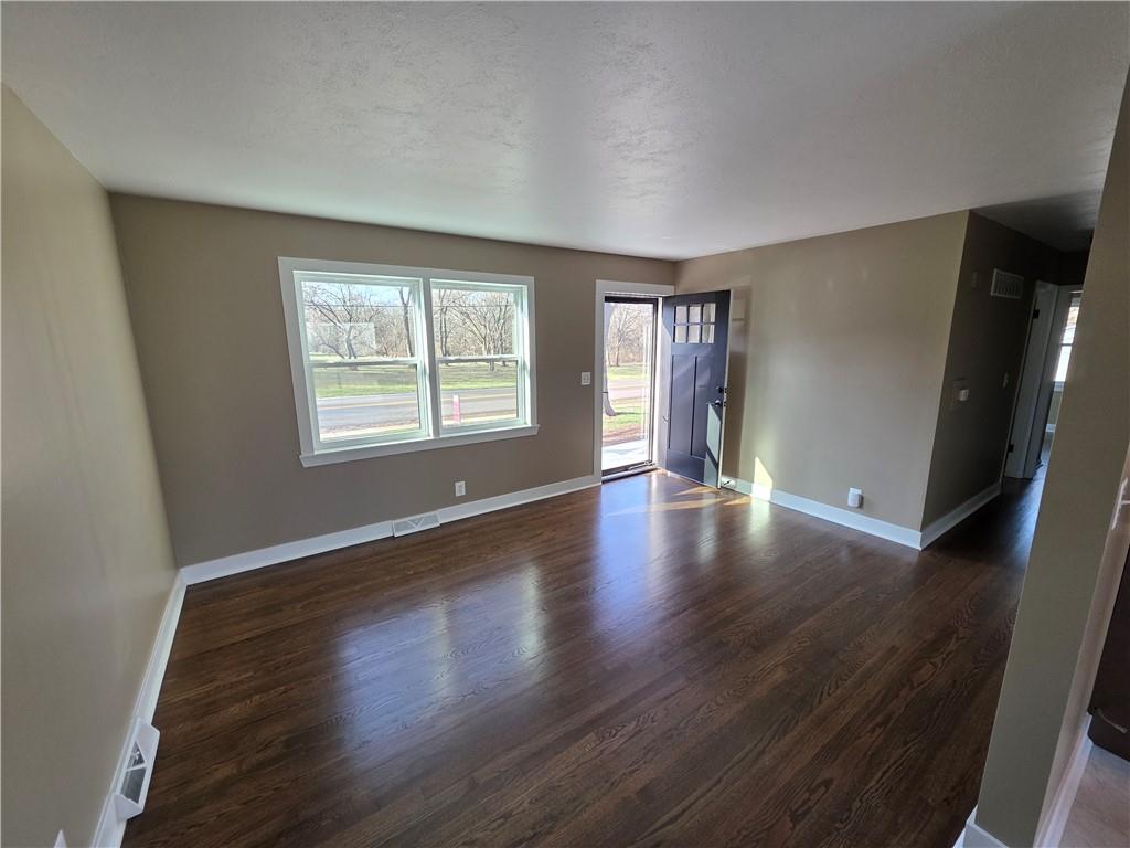 212 West Cambridge Road Belton, MO 64012 - Photo 4 of 22