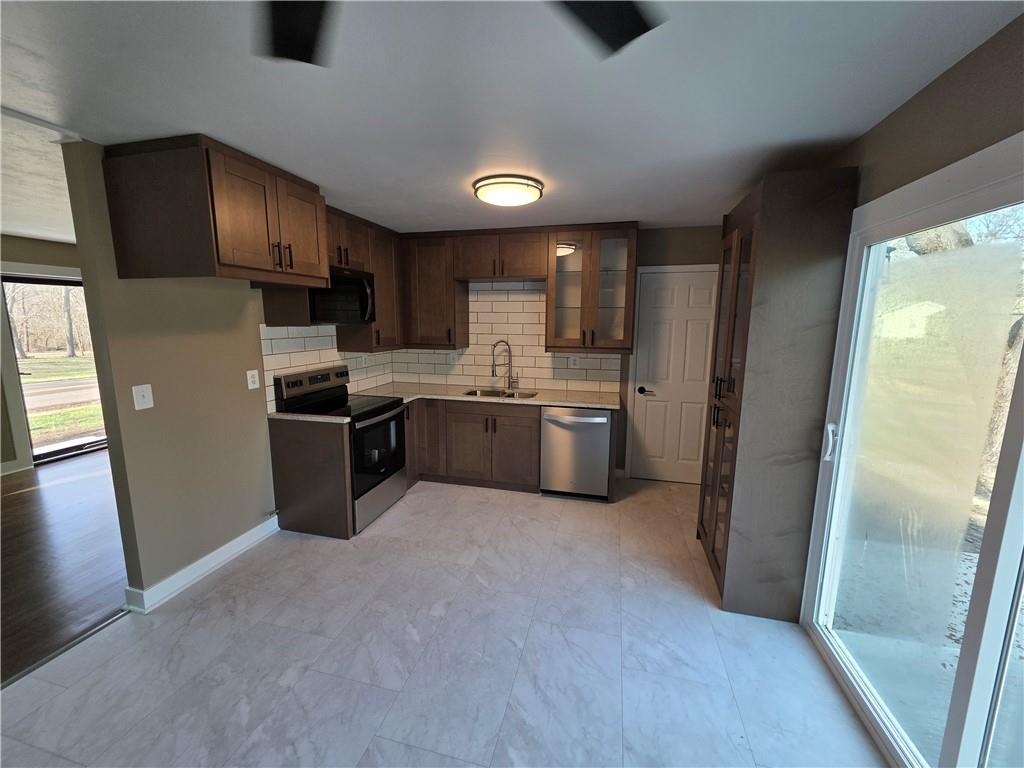 212 West Cambridge Road Belton, MO 64012 - Photo 8 of 22