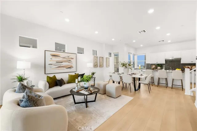 $1,320,000 | 779 Benchmark, Irvine, CA 92618