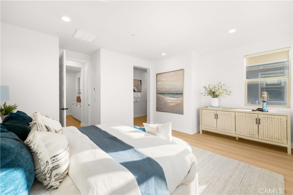 779 Benchmark Irvine, CA 92618 - Photo 21 of 27 third floor master bedroom