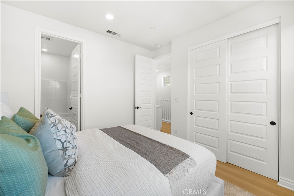 779 Benchmark Irvine, CA 92618 - Photo 25 of 27 third floor bedroom 2