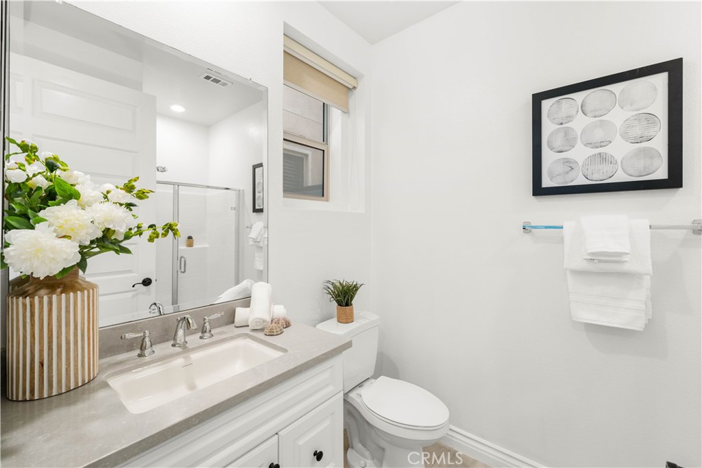 779 Benchmark Irvine, CA 92618 - Photo 7 of 27 first floor bathroom