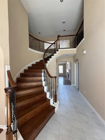 a view of entryway and hall
