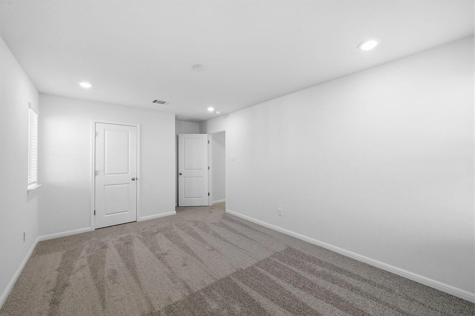 121 Hatari Trail Jarrell, TX 76537 - Photo 18 of 32