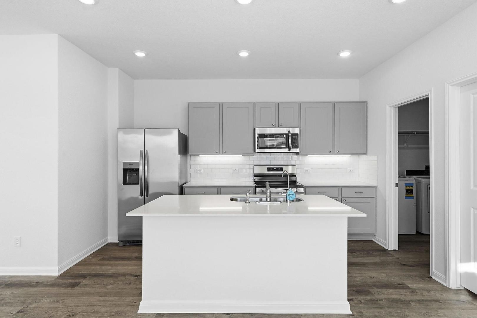 121 Hatari Trail Jarrell, TX 76537 - Photo 3 of 32