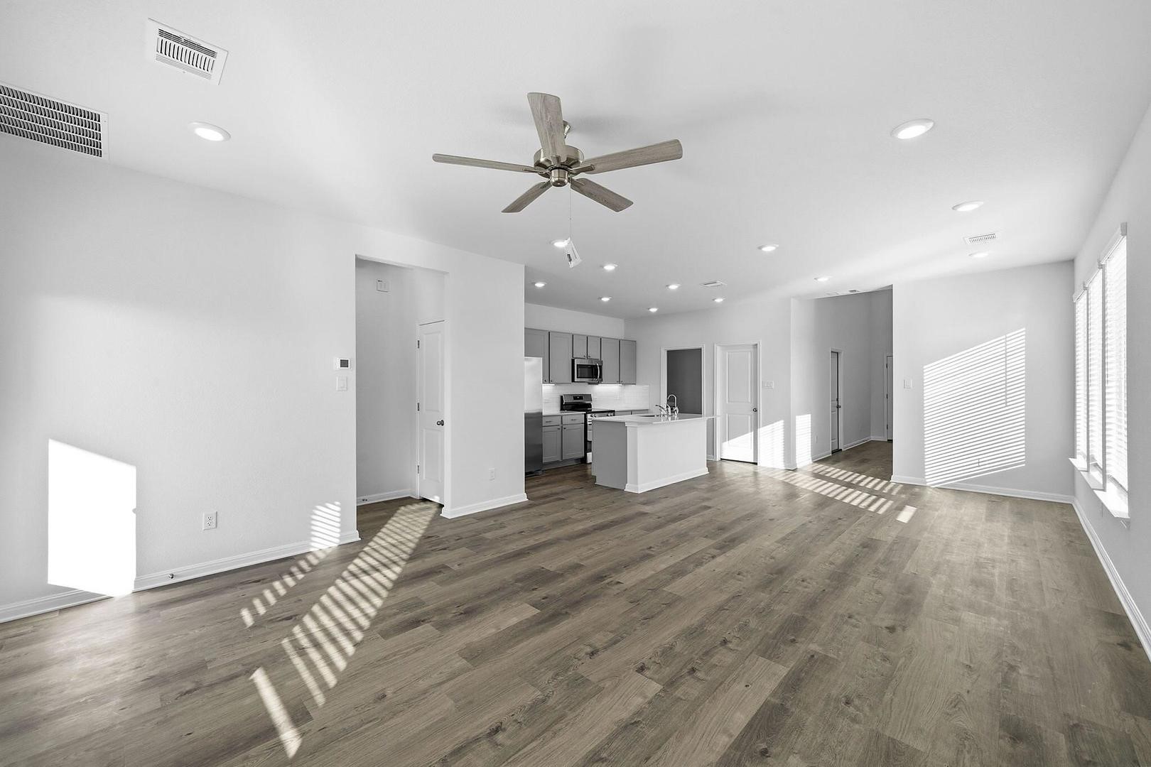 121 Hatari Trail Jarrell, TX 76537 - Photo 7 of 32