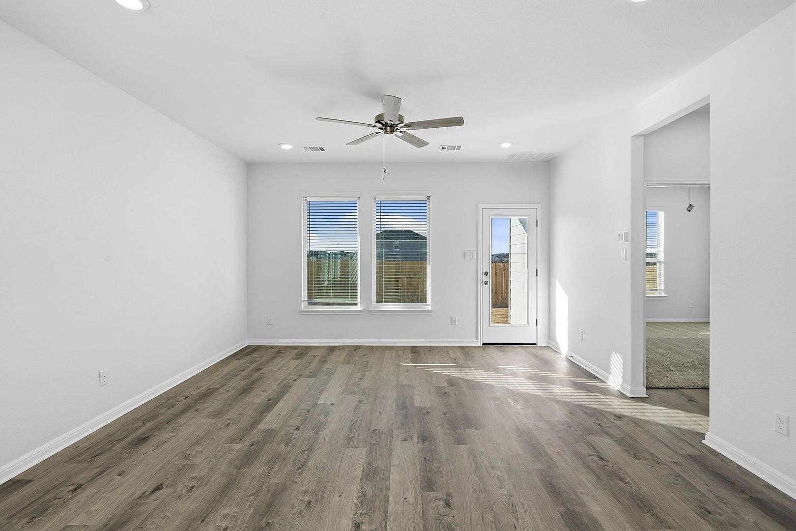 121 Hatari Trail Jarrell, TX 76537 - Photo 9 of 32