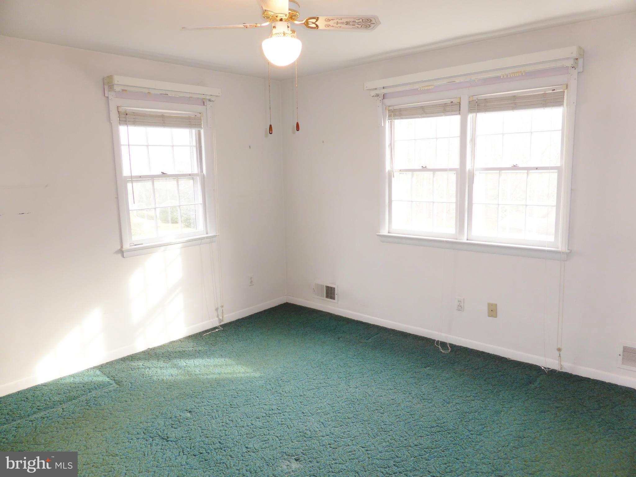 1901 Courtland Road Alexandria, VA 22306 - Photo 13 of 25 Bedroom (Master)