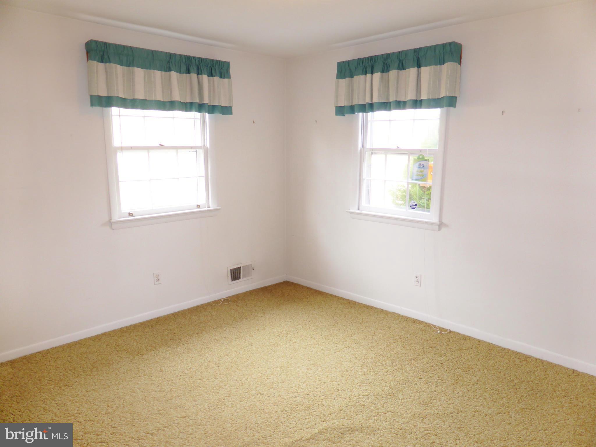 1901 Courtland Road Alexandria, VA 22306 - Photo 14 of 25 Bedroom 2