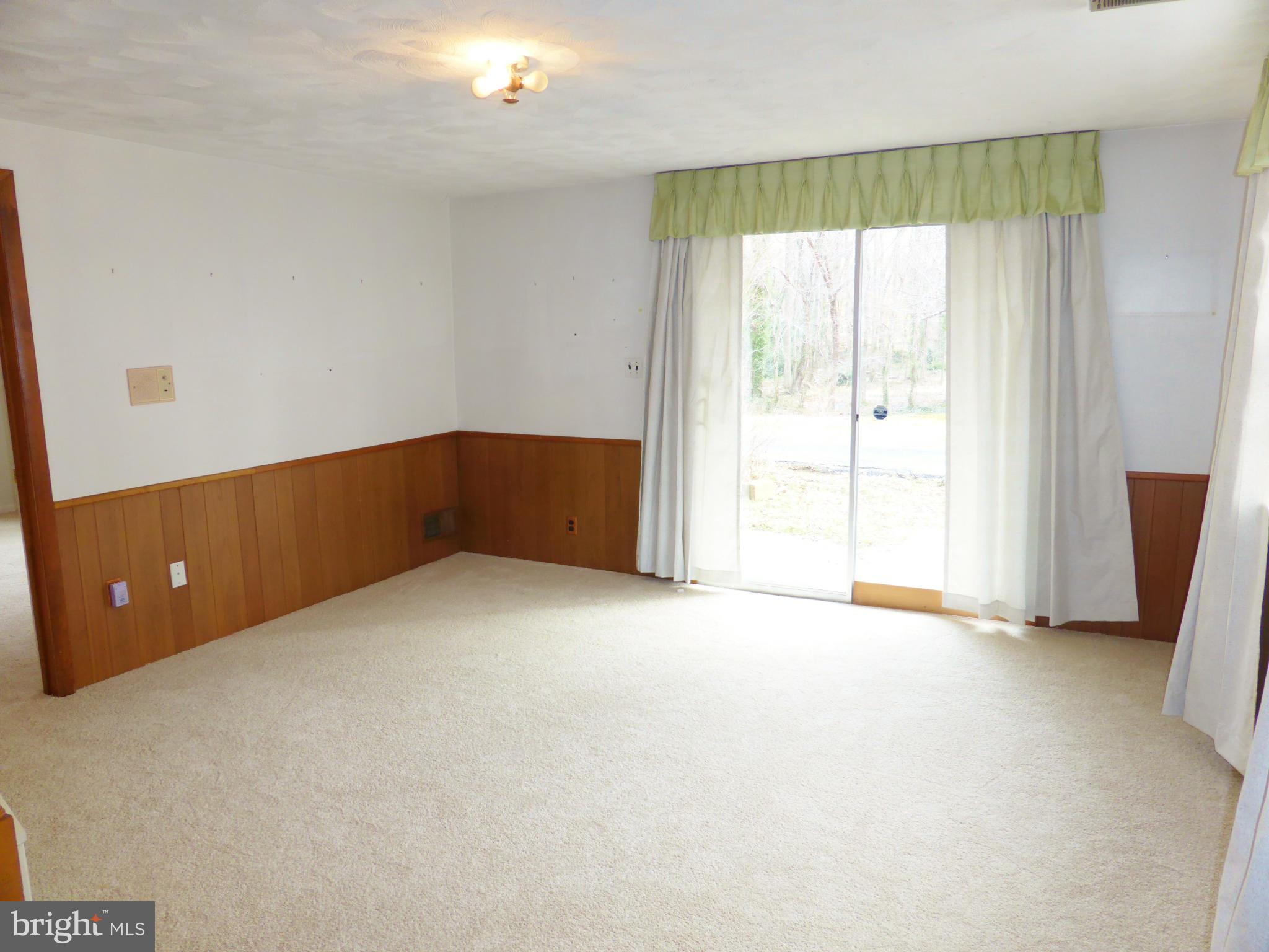 1901 Courtland Road Alexandria, VA 22306 - Photo 20 of 25 Walkout Rec Room