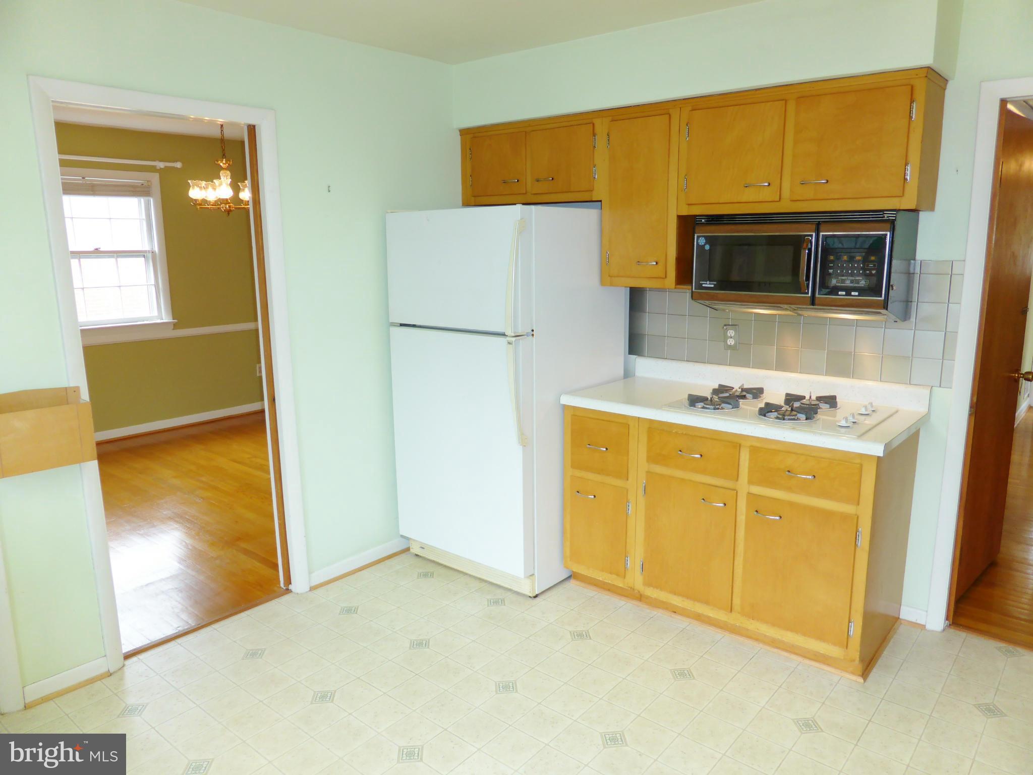 1901 Courtland Road Alexandria, VA 22306 - Photo 8 of 25 Kitchen