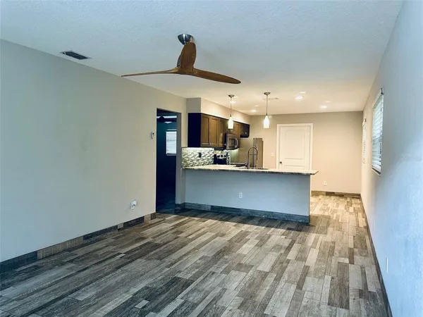 $2,000 | 11932 125th Street, Unit B, Largo, FL 33774
