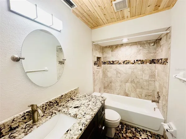 $2,000 | 11932 125th Street, Unit B, Largo, FL 33774