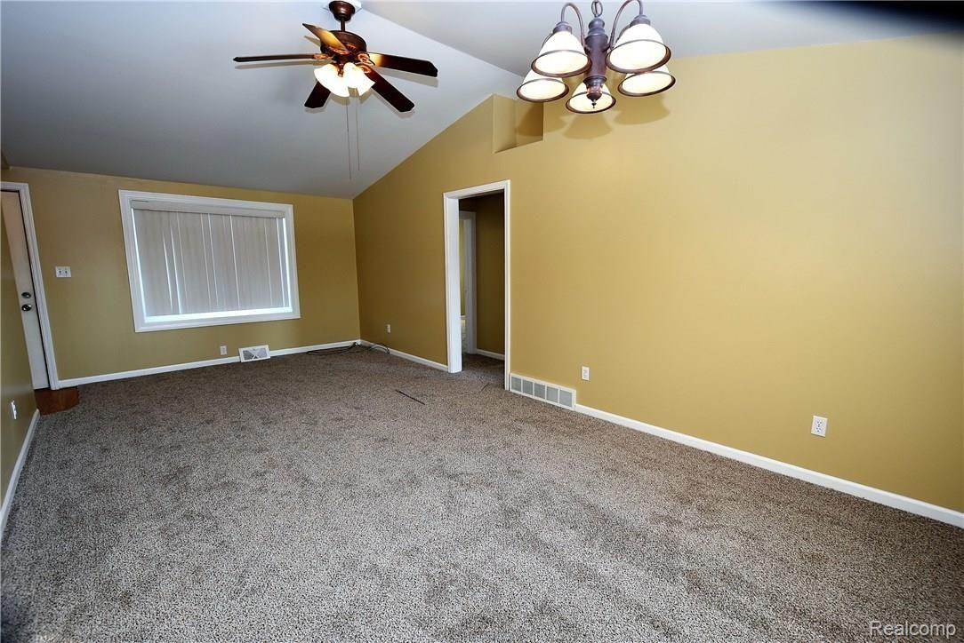 3412 South Center Road Burton, MI 48519 - Photo 13 of 22 DSC_4255.JPG