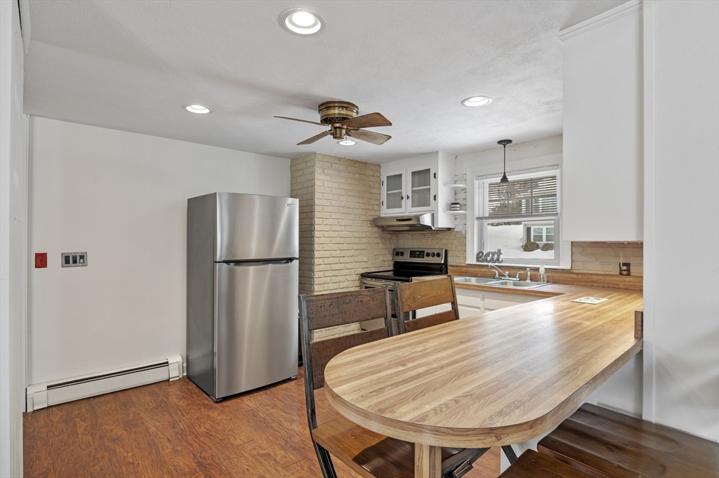 80 Redfield Road Wakefield, MA 01880 - Photo 12 of 36