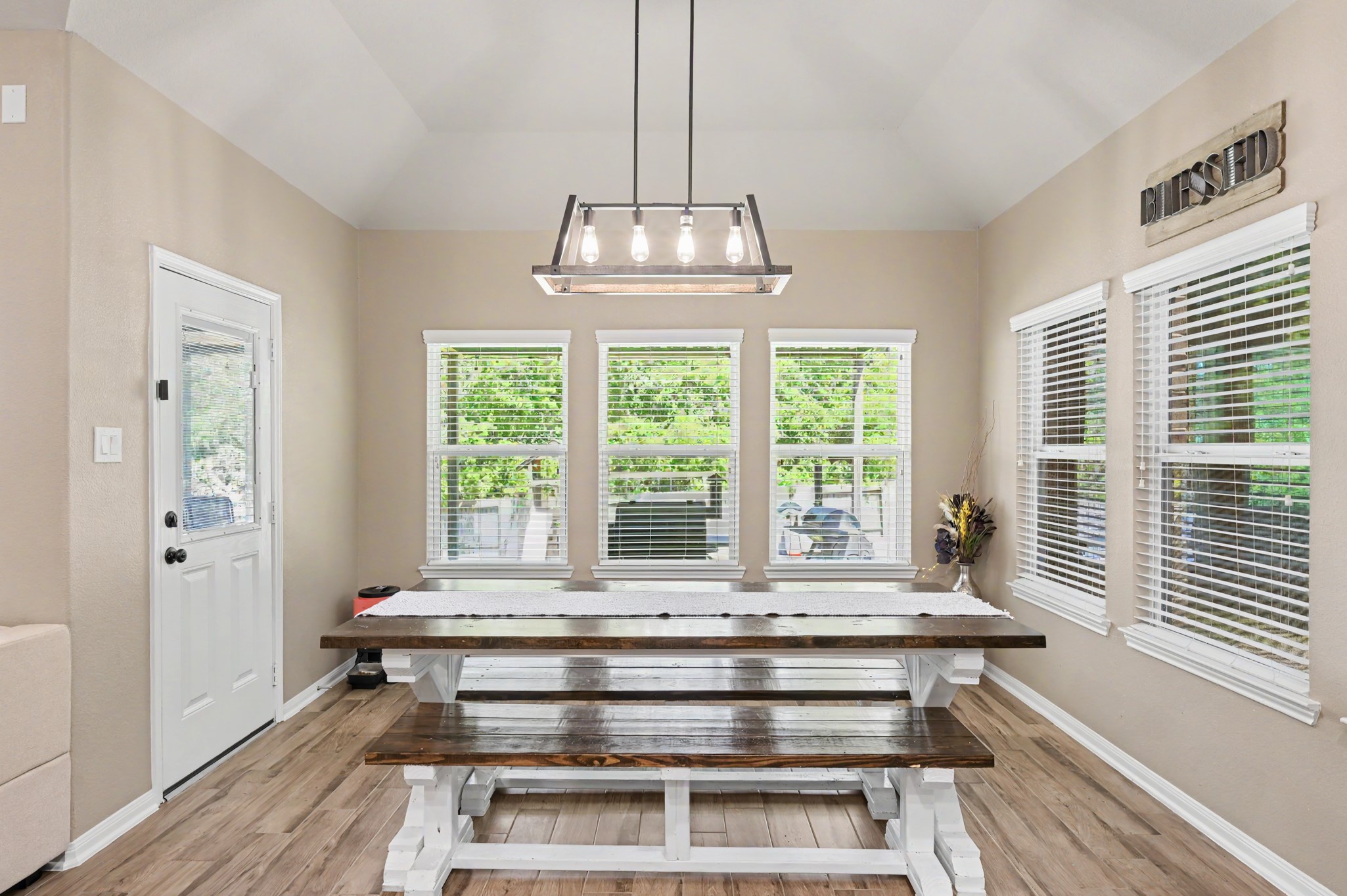 13258 Ridgeview Willis, TX 77318 - Photo 12 of 45 Gallery Image 12