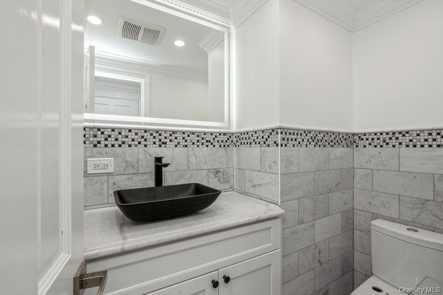 66 Wicks Path Commack, NY 11725 - Photo 11 of 24
