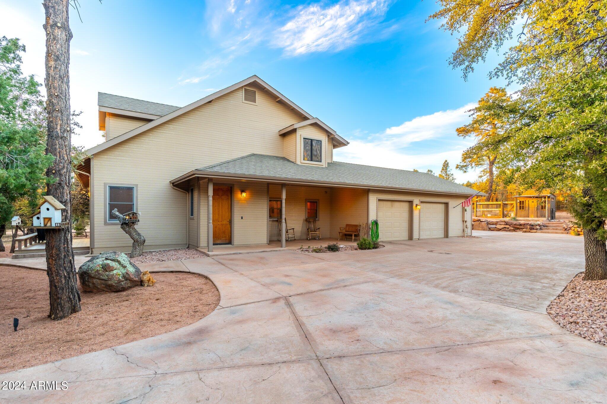 1204 W Chatham Dr - 01